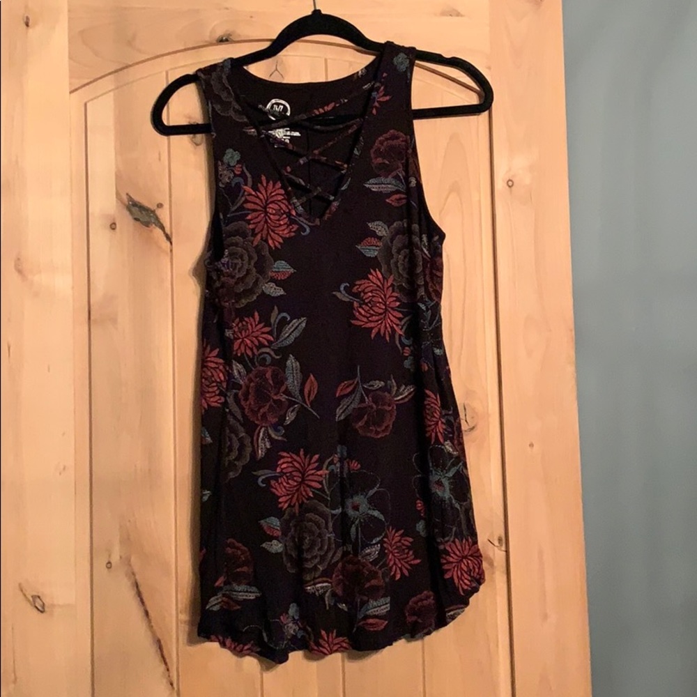 Sleeveless shirt
